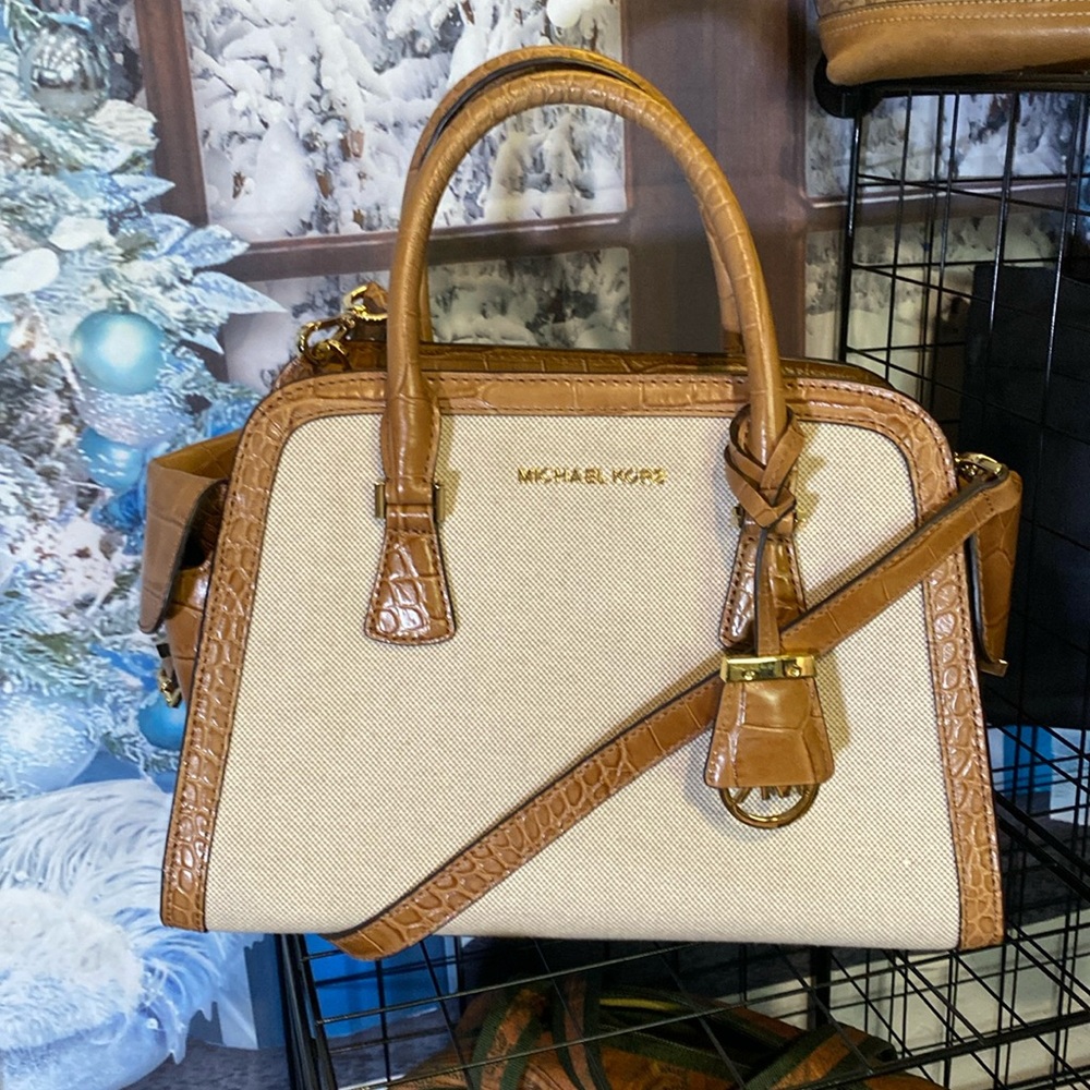 Michael Kors Harper linen tote EUC!